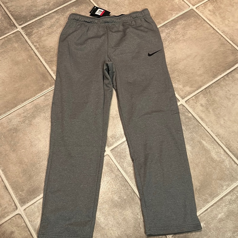Men’s Nike Therma dri-fit pants size large grey